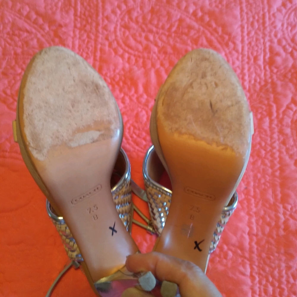 Shoes - Picture 4 of 8